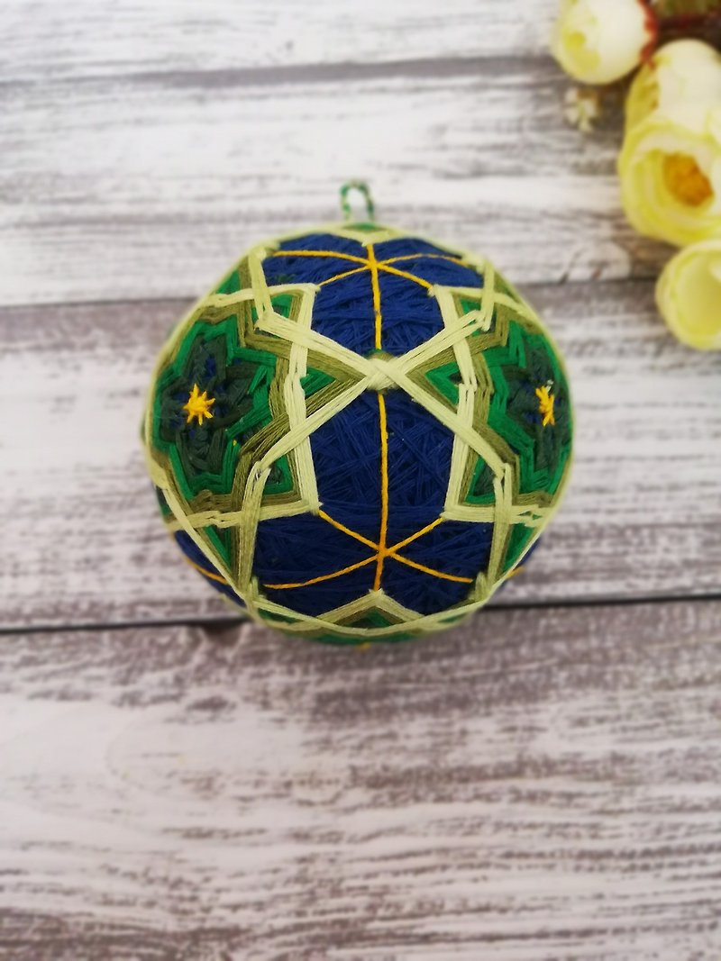 手まりボール、色糸、刺繡、手作り、新築祝いギフト、インテリアボール、クリスマスデコレーション - 置物 - 刺しゅう糸 グリーン