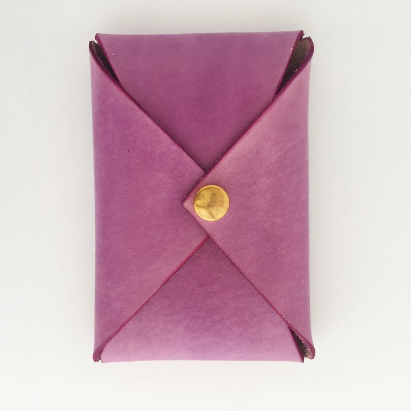 Hand-dyed card case made of single leather bluish pink