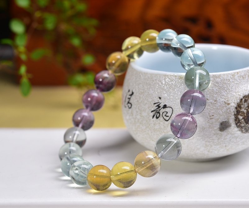 Pure natural colored Stone single-loop bracelet beads about 10mm in diameter, crystals are super smooth and beautiful to wear - Bracelets - Crystal 