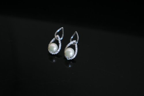 QingYang Jewelry 時尚水滴珍珠純銀耳釘 個性耳飾 純銀淡水珍珠耳環