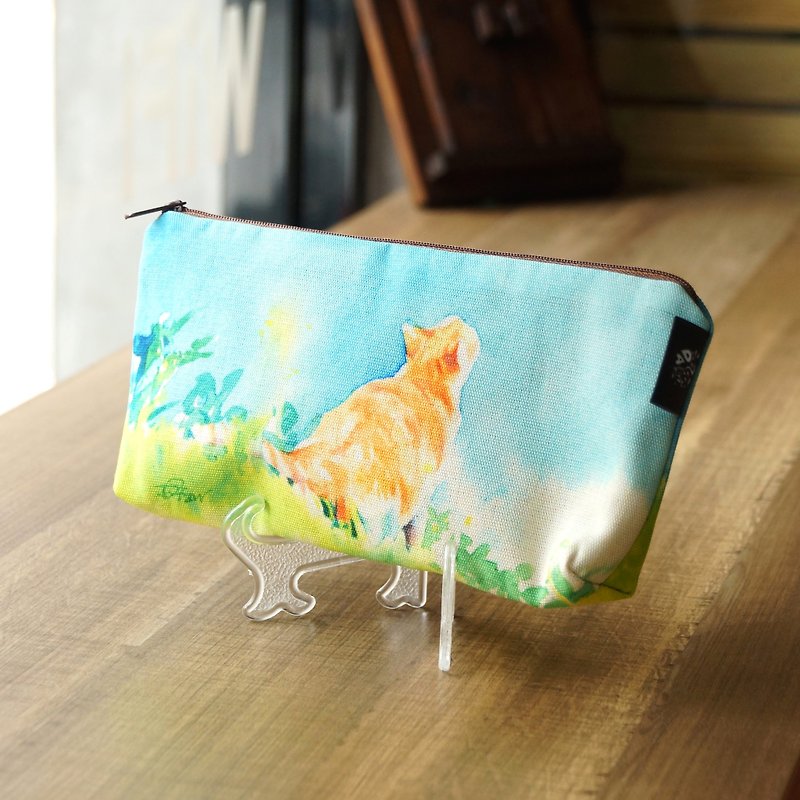 Watercolor illustration pencil bag / cosmetic bag <green slope look up> - Toiletry Bags & Pouches - Other Materials Green