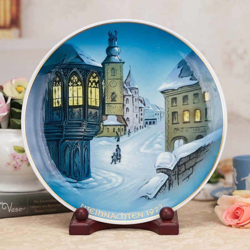 German-made Rosenthal 1972 Winter Scenery out-of-print hand-painted Christmas and birthday ceramic plate - ของวางตกแต่ง - เครื่องลายคราม 