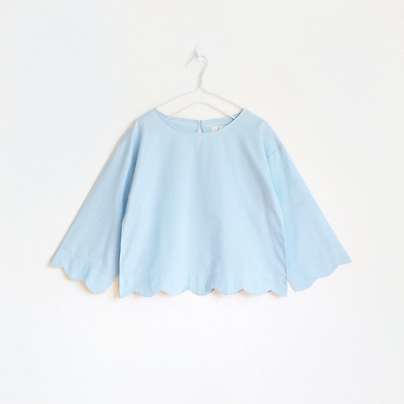scallop blouse : blue - จัมพ์สูท - ผ้าฝ้าย/ผ้าลินิน สีน้ำเงิน