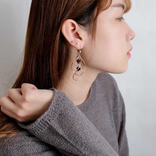 meraki design Amanda | 變形旋轉個性Swarovski水晶耳環 | 不同角度不同形狀