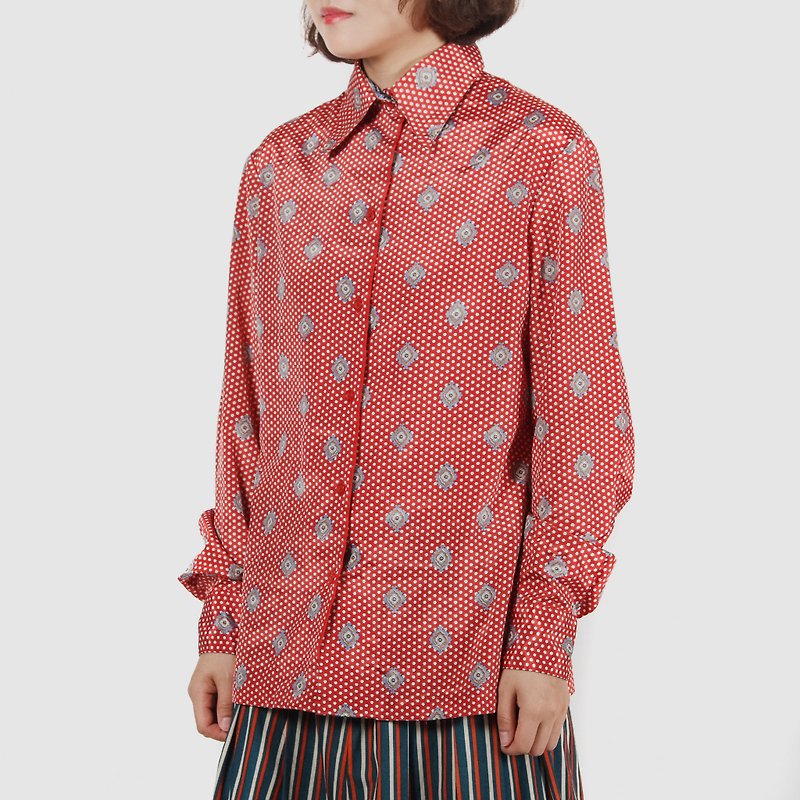 [Egg plant vintage] Gonghong flower porcelain printing long-sleeved vintage shirt - เสื้อเชิ้ตผู้หญิง - เส้นใยสังเคราะห์ สีแดง