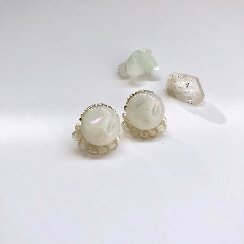Ore earring 3. - Earrings & Clip-ons - Other Materials White