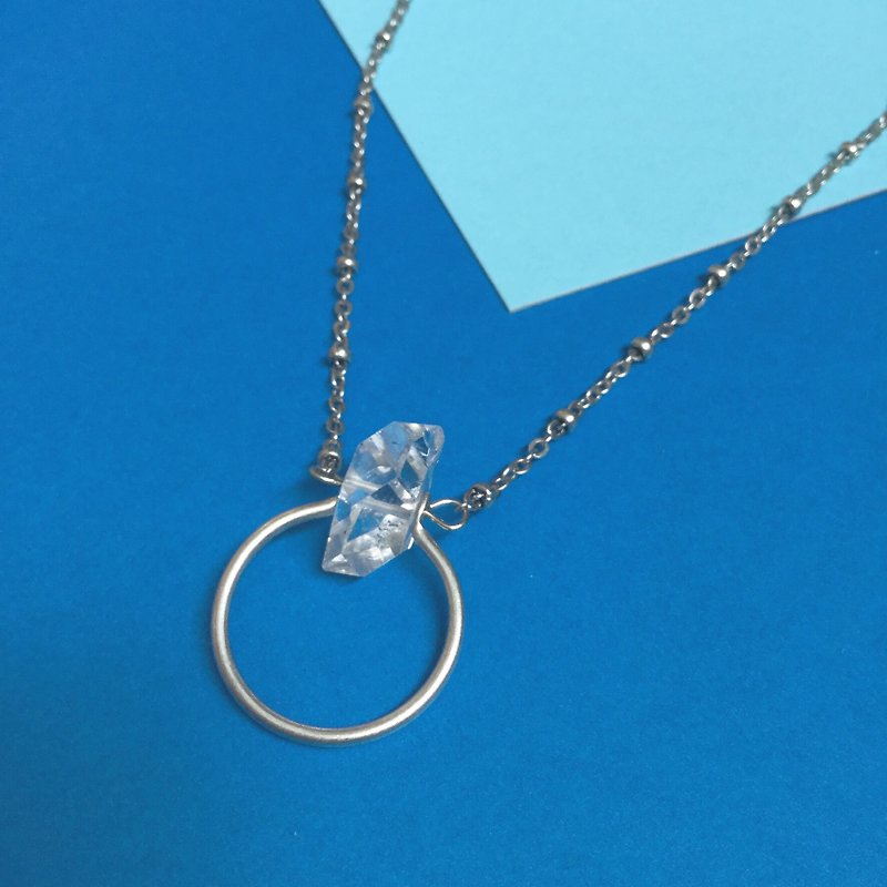 Double Terminated Herkimer Diamond Circle Necklace - สร้อยคอ - เครื่องเพชรพลอย ขาว