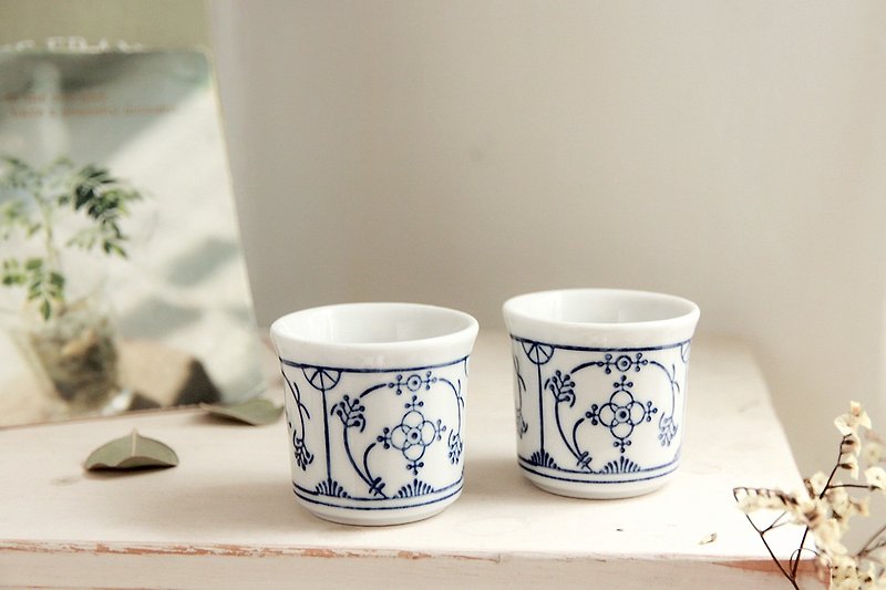 [Germany] good day fetish vintage classic classical egg cup (blue section) - Place Mats & Dining Décor - Porcelain Blue