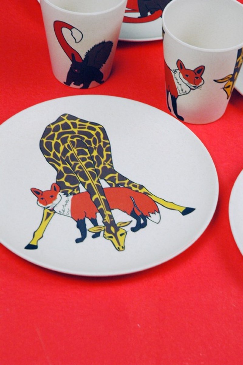 Zuperzozial - Hungry Kids Plate Hungry Giraffe - Small Plates & Saucers - Bamboo 