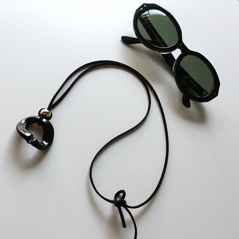 Sunglass/glass folder for unisex (Black) - 眼鏡/眼鏡框 - 塑膠 黑色