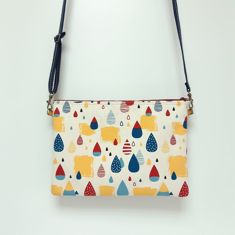 Red and blue raindrop crossbody bag / flat bag / canvas bag / flat storage bag - Messenger Bags & Sling Bags - Cotton & Hemp 