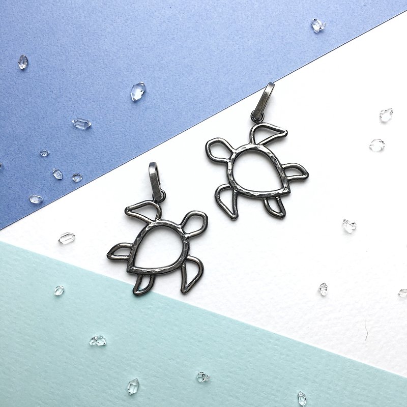 handmade silver sea turtle pendant - สร้อยคอ - เงินแท้ สีเงิน