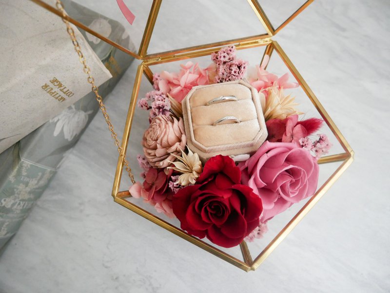 Permanent Flower Ring Box [Blush] Valentine's Day Gift/Confession/Birthday/Eternal Flower/Wedding/Pair of Rings - ของวางตกแต่ง - พืช/ดอกไม้ สีแดง