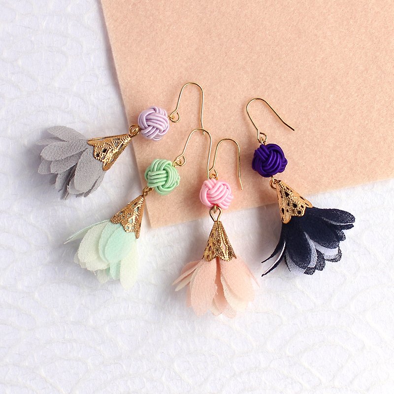 japanese style pierce earring / mizuhiki / japan / accessory / flower - ต่างหู - ผ้าไหม สึชมพู