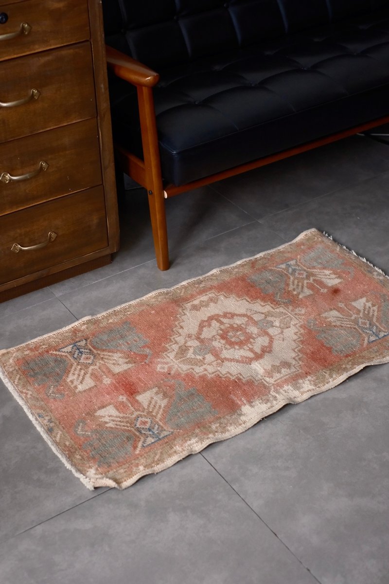 Vintage Turkish hand-woven carpet/Vintage Rug/medieval/floor mat - พรมปูพื้น - ผ้าฝ้าย/ผ้าลินิน หลากหลายสี