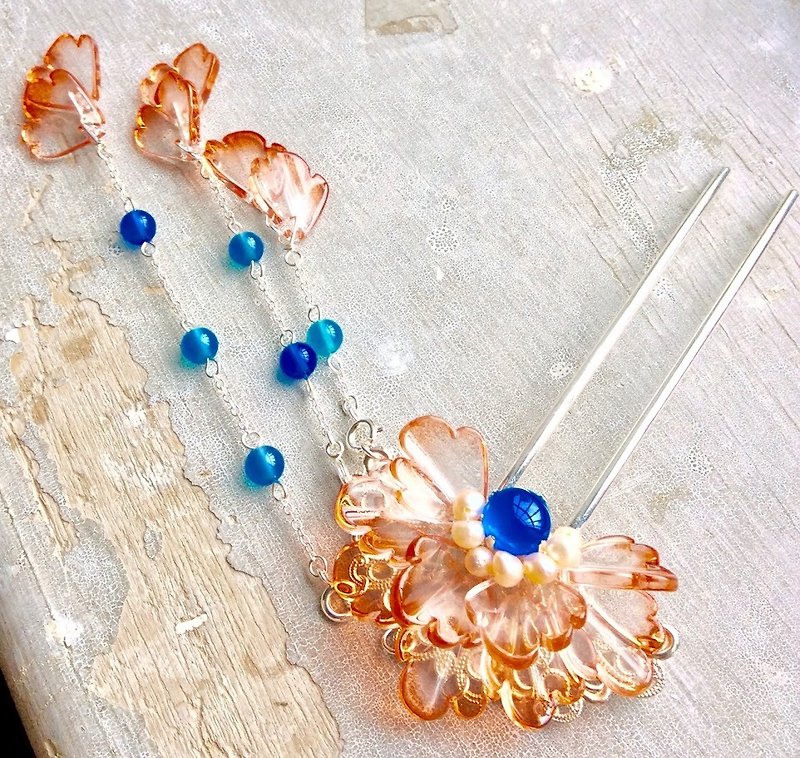 Handmade by Meow~Antique Chinese style gradient color peony petal hairpin (red and amber) - Hair Accessories - Other Materials Multicolor