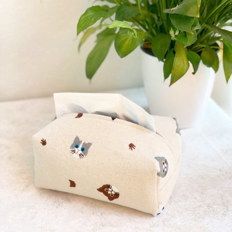 Nordic style embroidery cat tissue cover - Tissue Boxes - Cotton & Hemp Khaki