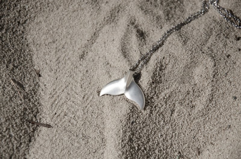 Sterling Silver Whale Tail Pendant Necklace - สร้อยคอ - เงินแท้ สีเงิน