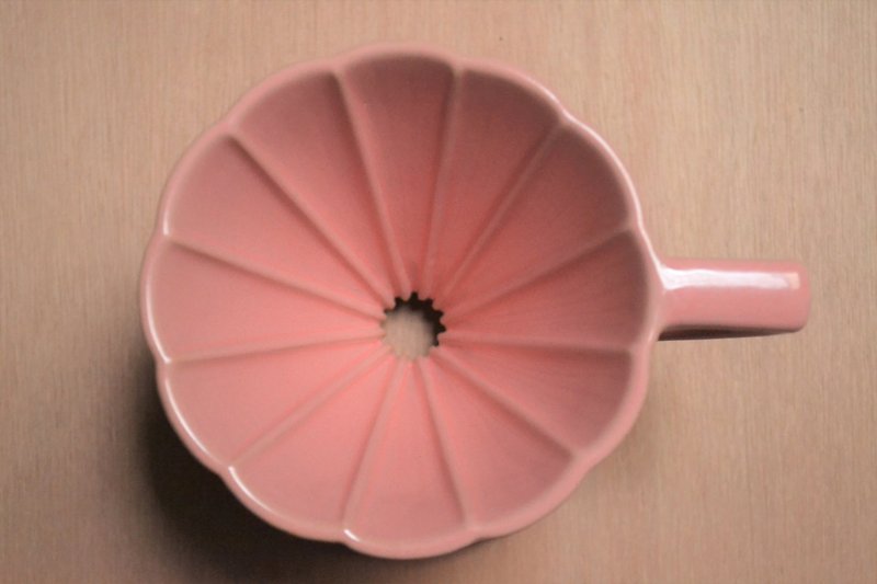 リップグロスピンク菊ロングリブフィルターカップ01 - コーヒードリッパー - 陶器 ピンク