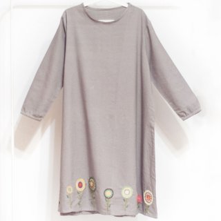 かぎ針編みの花の綿と麻のドレス/エスニック風のドレス/フラワードレス/傘のドレス - ボヘミアンスタイル