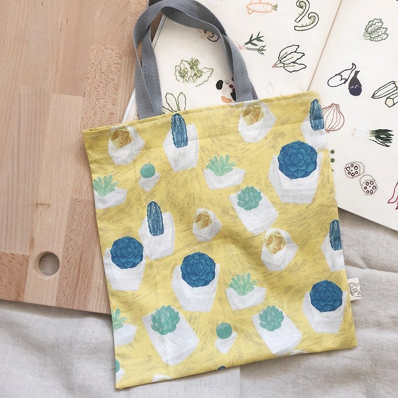 Simple tote bag/shopping bag  -  Yellow potted plant - กระเป๋าถือ - ผ้าฝ้าย/ผ้าลินิน สีเหลือง