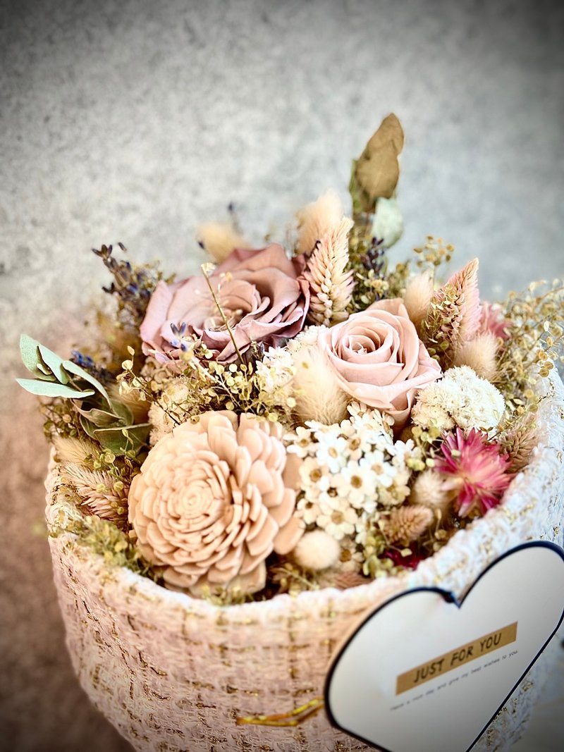 Hug of love, small fragrant wind, immortal flower, rose, Sola flower, dried flower, Valentine's Day bouquet - Dried Flowers & Bouquets - Plants & Flowers 