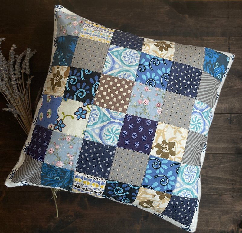 Blue cotton patchwork decorative pillowcase with zipper, Ar Deco style - หมอน - ผ้าฝ้าย/ผ้าลินิน สีน้ำเงิน