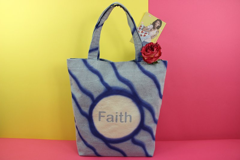 Faith in Yourself Denim Tote Bag - กระเป๋าถือ - ผ้าฝ้าย/ผ้าลินิน 