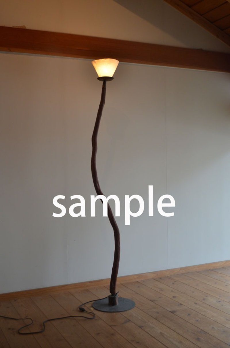 フロアスタンド　E - 燈具/燈飾 - 木頭 咖啡色