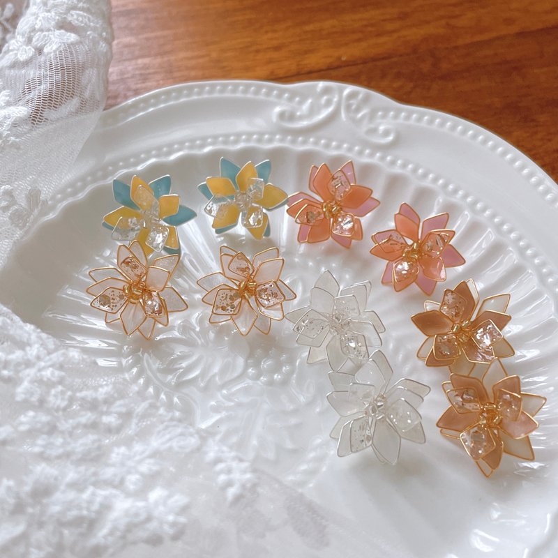 【Canxing】Resin Crystal Flower Earrings - ต่างหู - เรซิน 