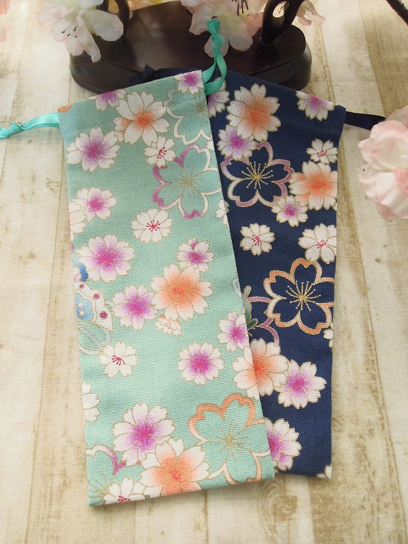 Yunyun Pavilion - Spring Cherry Hairpin Hairpin Storage Bag Drawstring Pocket Green and Blue Two Colors Available - กล่องเก็บของ - ผ้าฝ้าย/ผ้าลินิน ขาว