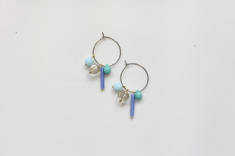 各種藍 不鏽鋼圈形玻璃耳環 - 耳環/耳夾 - 玻璃 藍色