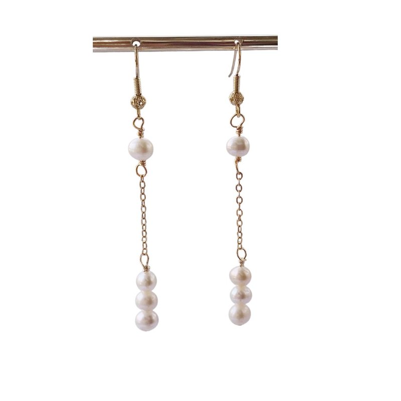 珍珠串垂墜耳環 - 耳環/耳夾/耳骨夾 - 珍珠 