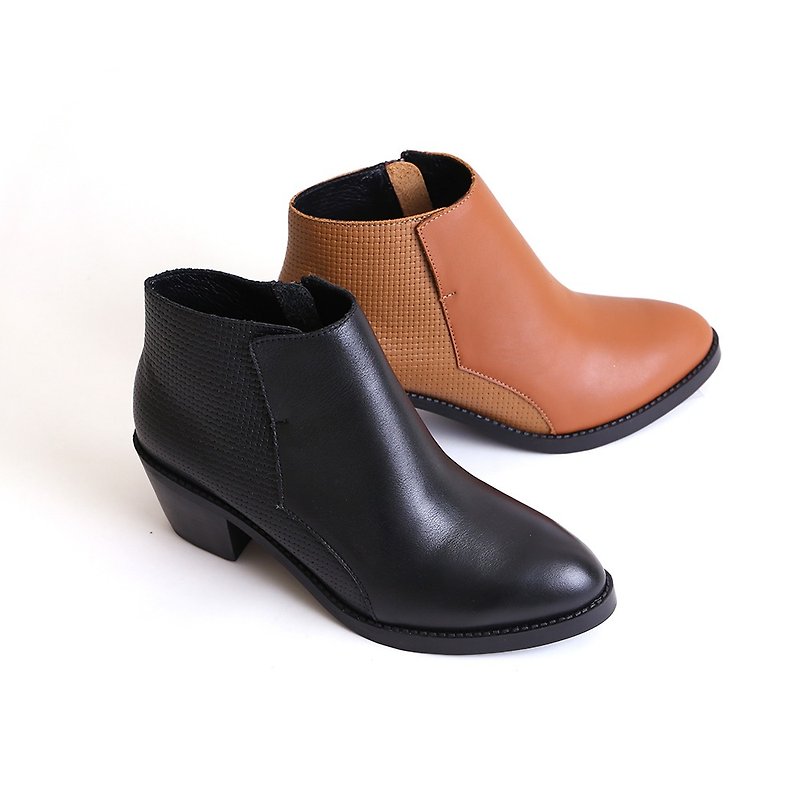 Maffeo 短靴 柔軟氣墊底 歐美編織紋一片式鞋頭真皮短靴 機車靴 馬靴（221黑色） - 女款短靴 - 真皮 黑色