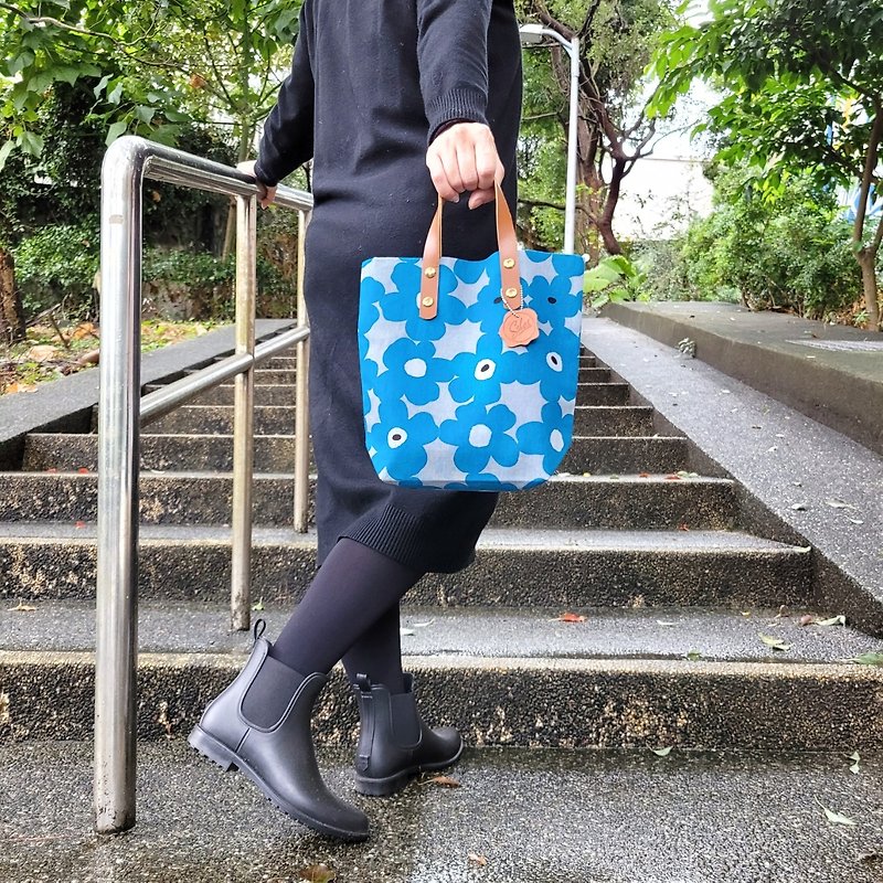 日本花布款小提袋(季節限定款-琉璃藍) - 新款雙磁扣 - 手提包/手提袋 - 真皮 多色