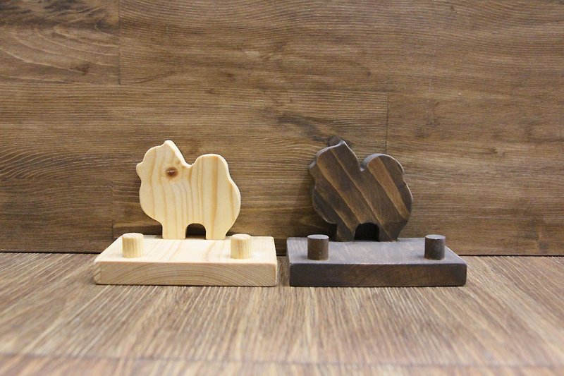 木製木質原木多功能動物造型小架子名片架手機架【博美犬】 - 手機/平板支架 - 木頭 咖啡色
