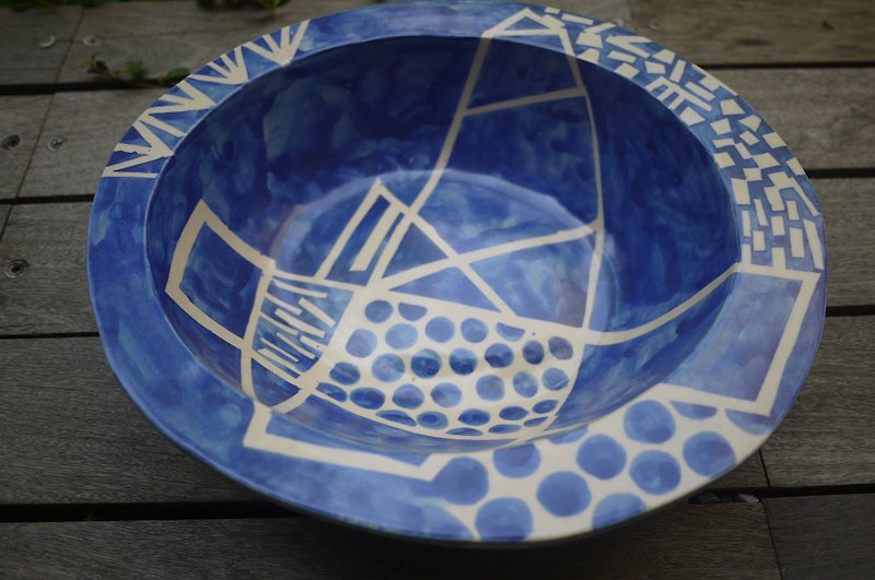 Blue and white collage hand-painted large plate - จานและถาด - ดินเผา 