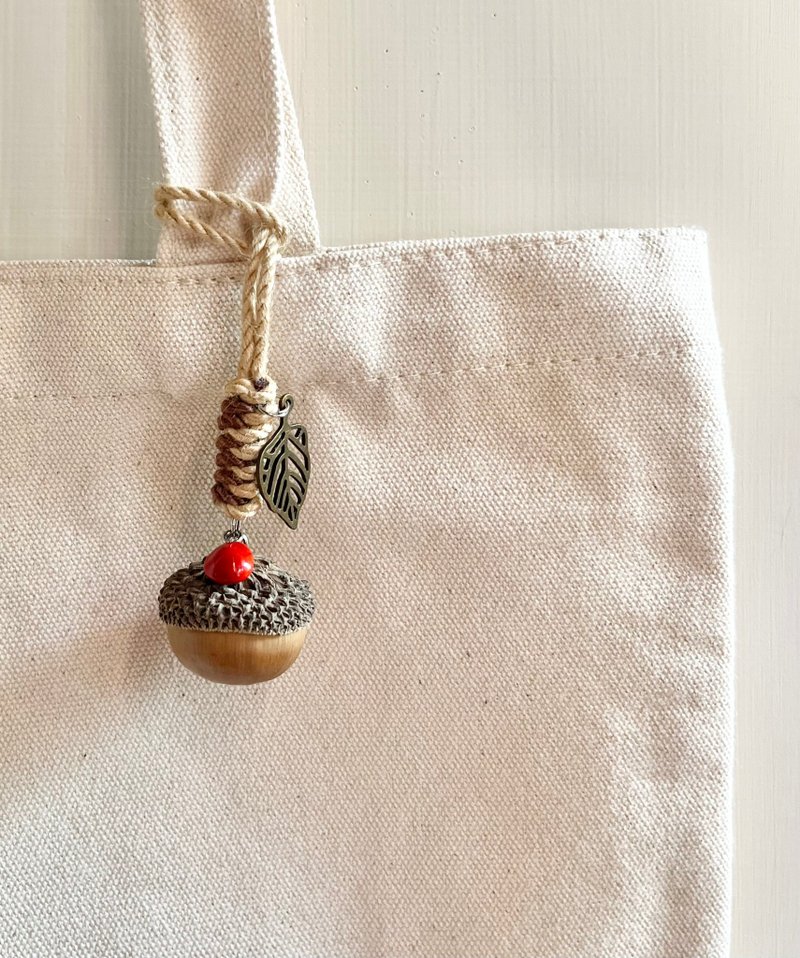 Plant pendant-natural acorn/ Stone sibirica/dried fruit - พวงกุญแจ - พืช/ดอกไม้ 