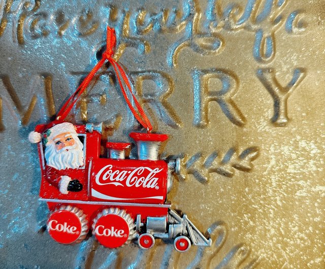 コカ・コーラ ボトルキャップオーナメント 300個　クリスマスチャーム コカ・コーラ ボトルキャップオーナメント 300個 クリスマスチャーム