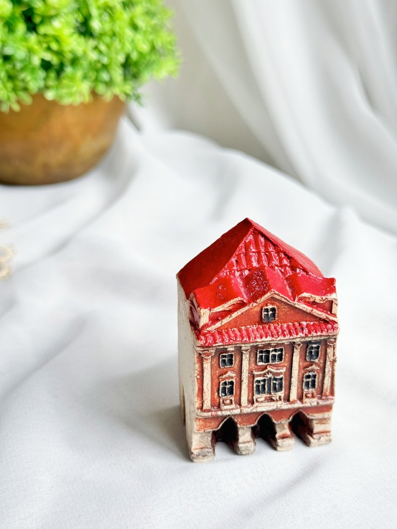 [Good Day Fetish] Vintage/antique hand-made clay hut in Prague, Czech Republic - Items for Display - Pottery Orange