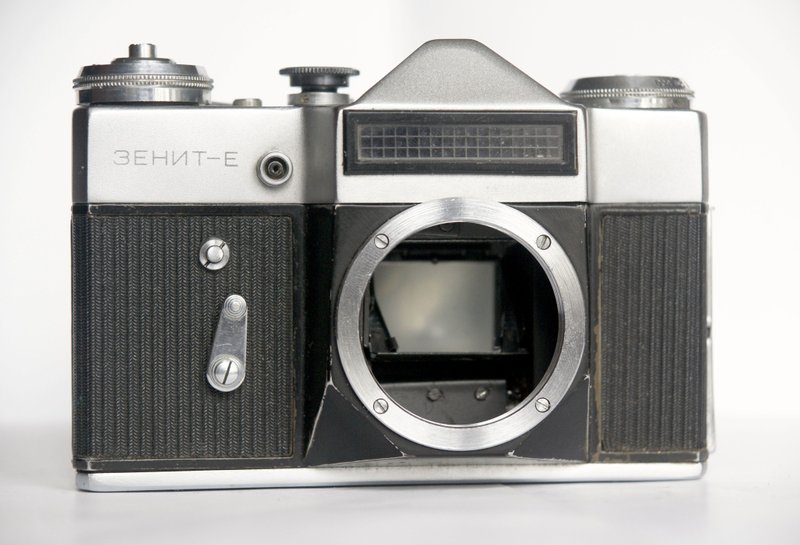 Zenit E body USSR SLR 35mm film camera BelOMO M42 mount - 相機/拍立得/底片相機 - 其他金屬 