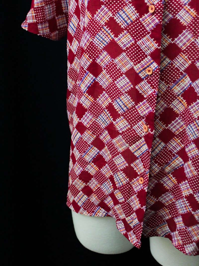 【RE0608T041】日本製復古紅色格紋短袖古著襯衫-特 - 恤衫 - 聚酯纖維 紅色