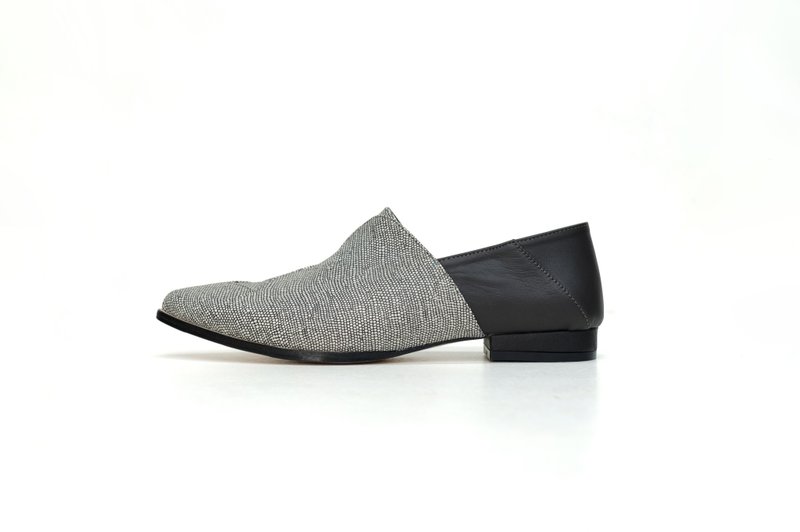 ZOODY / Xingmang / Handmade Shoes / Flat Back Stepping Two-Wear Shoes / Black and White - Other Women's Shoes - Genuine Leather Black