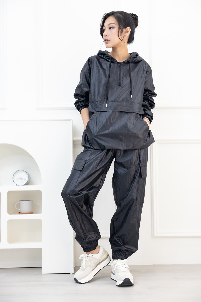 防潑水連帽長袖上衣 黑色 - 帽T/大學T - 其他材質 黑色