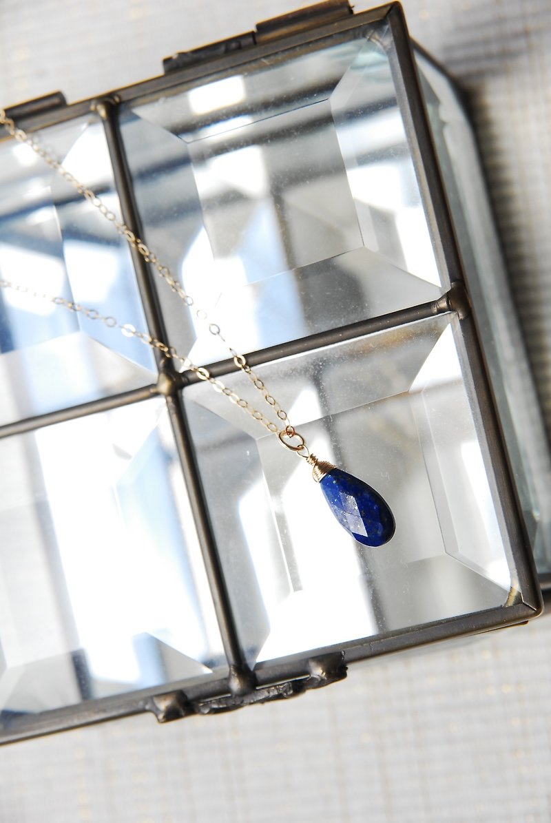 A little longer Lapis lazuli drop necklace 14 kgf - สร้อยคอ - เครื่องประดับพลอย สีน้ำเงิน