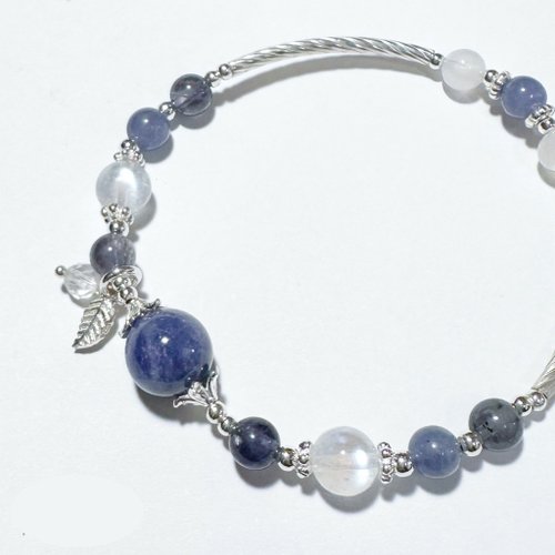 In Hand Jewelry Design 矢車菊的祝福-丹泉石.月光石設計手鍊