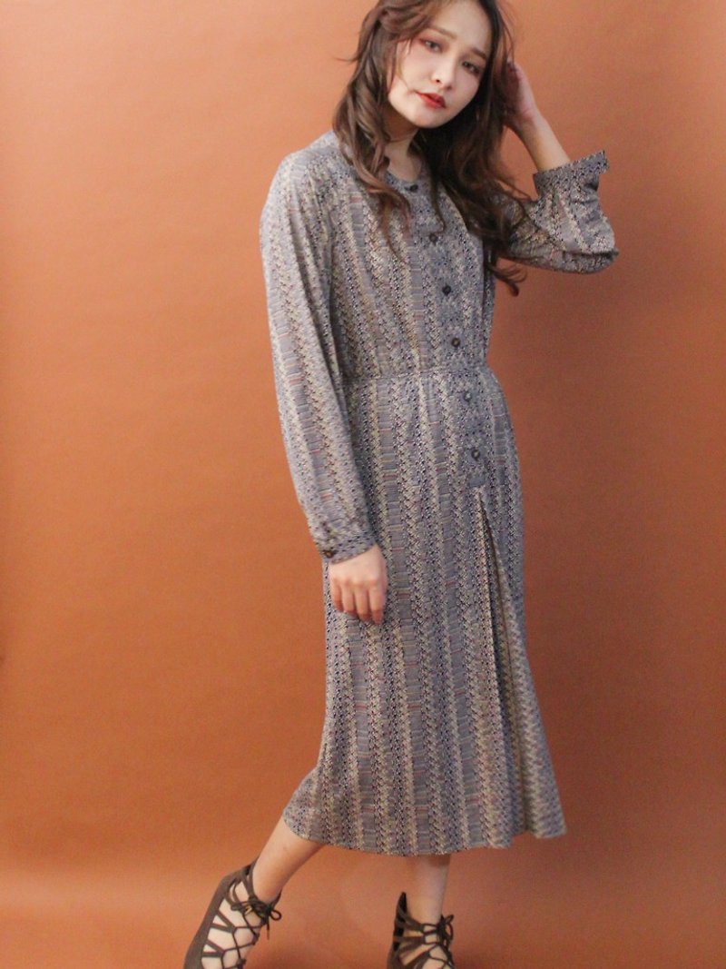 Vintage Autumn and Winter Japanese Geometric Print Gray Blue Loose Long Sleeve Vintage Dress Vintage Dress - ชุดเดรส - เส้นใยสังเคราะห์ สีเทา