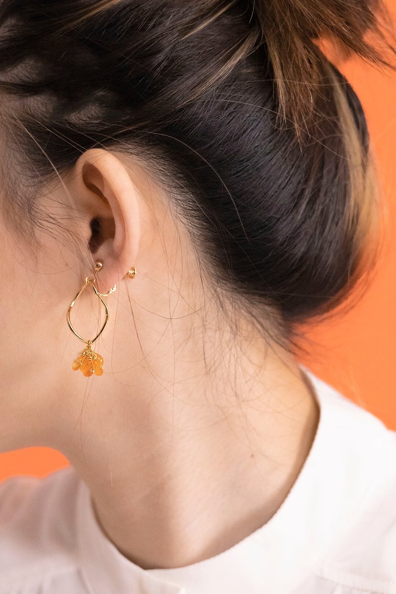 [If there is a palpitation that seems to be nothing] - First Bloom - Earrings & Clip-ons - Resin Orange