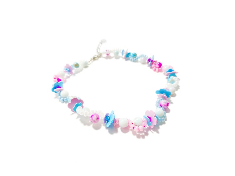 Curvy fava necklace in pastel - สร้อยคอ - วัสดุอื่นๆ หลากหลายสี