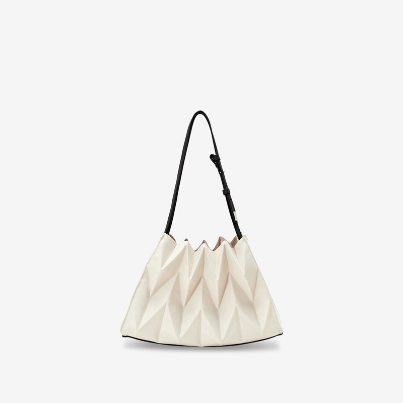 【PAVI STUDIO】W-Gyoza knotted Thai design shoulder bag - cream white - กระเป๋าแมสเซนเจอร์ - เส้นใยสังเคราะห์ สีกากี